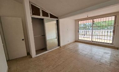 RENTO CASA EN ESQUINA EN LAS BRISAS, CON UN BUEN TERRENO