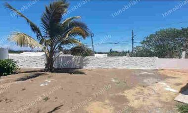 RENTO CASA EN ESQUINA EN LAS BRISAS, CON UN BUEN TERRENO