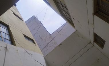 VENTA DE CASA CON VALOR DE TERRENO- EN PLENO CENTRO DE PIURA