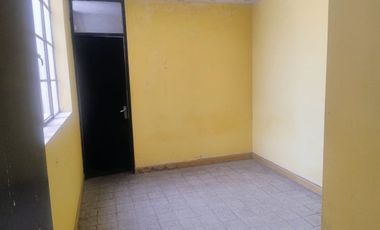 VENTA DE CASA CON VALOR DE TERRENO- EN PLENO CENTRO DE PIURA