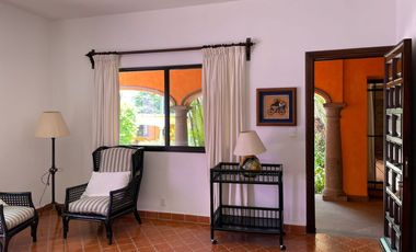 Casa estilo Californiano Mediterráneo en privada con vigilancia en Palmira, Cuernavaca