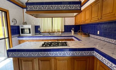 Casa estilo Californiano Mediterráneo en privada con vigilancia en Palmira, Cuernavaca