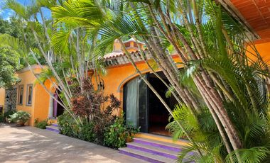 Casa estilo Californiano Mediterráneo en privada con vigilancia en Palmira, Cuernavaca