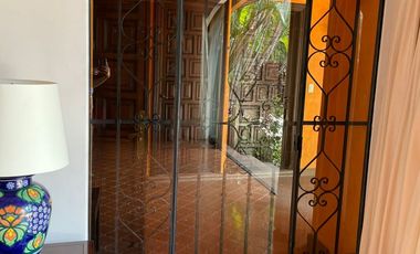 Casa estilo Californiano Mediterráneo en privada con vigilancia en Palmira, Cuernavaca