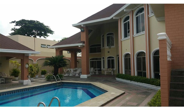 Casa en Venta en Samborondon, Urb. Biblos, Guayaquil, Ecuador