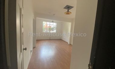 CASA EN COL. CRÉDITO CONSTRUCCIÓN, BENITO JUÁREZ, CDMX