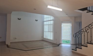 CASA EN RENTA RESIDENCIAL EL COUNTRY