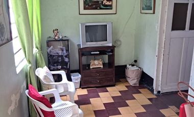 VENDO CASA LOTE EN LA AMERICA