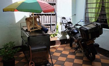 VENDO CASA LOTE EN LA AMERICA