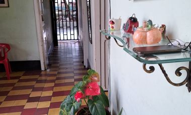VENDO CASA LOTE EN LA AMERICA