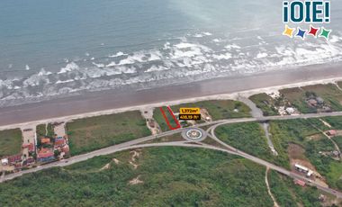 En venta: Lote frente al mar en Canoa, Manabi