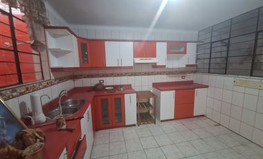 **¡VENTA EXCLUSIVA! HERMOSA CASA EN URB. SANTA CATALINA – LA VICTORIA 🏡✨**