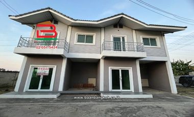 บ้านแฝด บ้านรุ่ง (เลียบคลองชลประทาน ซอย 1) เนื้อที่ 37 ตารางวา ถนนพหลโยธิน ตำบลโคกสว่าง อำเภอเมืองสระบุรี จังหวัดสระบุรี