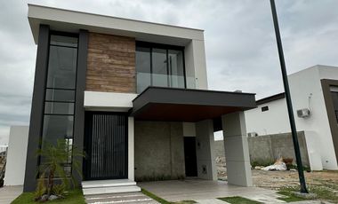 Casa de venta, sector Samborondón en Isla celeste