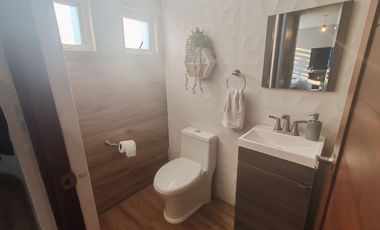 CASA CON INCREIBLES ACABADOS Y DISEÑO MODERNO ¡ AGENDA TU CITA HOY!
