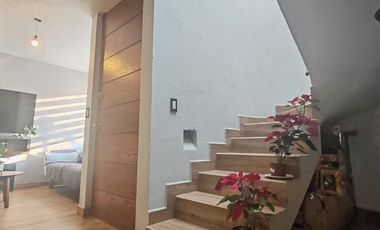 CASA CON INCREIBLES ACABADOS Y DISEÑO MODERNO ¡ AGENDA TU CITA HOY!