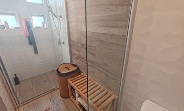 CASA CON INCREIBLES ACABADOS Y DISEÑO MODERNO ¡ AGENDA TU CITA HOY!
