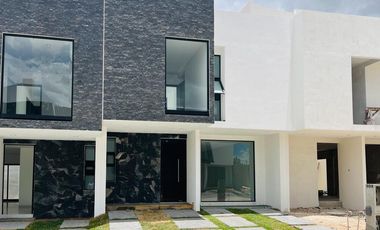 CASA EN VENTA 3 RECAMARAS, ALBERCA TECHADA A 45 MINUTOS DE CDMX