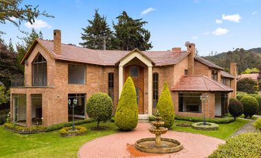 SE VENDE CASA CAMPESTRE A PRECIO DE OPORTUNIDAD EN LA CALERA - MOTIVO VIAJE