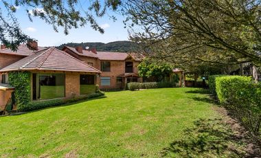 SE VENDE CASA CAMPESTRE A PRECIO DE OPORTUNIDAD EN LA CALERA - MOTIVO VIAJE
