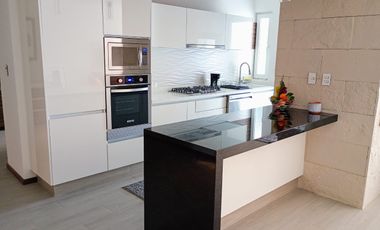 CUMBRES DEL LAGO JURIQUILLA DEPARTAMENTO DE LUJO AMUEBLADO EN PLANTA BAJA 2 RECAMARAS