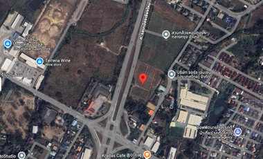 A large plot of land for sale in Sankhampeang, Chiang Mai