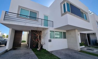 CASA EN RENTA, AMPLIA Y EN ESQUINA, CONDOMINIO CERRADO, CAÑADAS DEL LAGO CORREGIDORA QUERETARO
