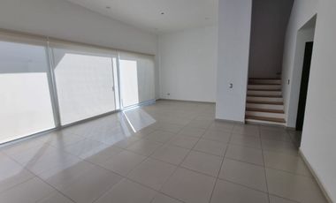 CASA EN RENTA, AMPLIA Y EN ESQUINA, CONDOMINIO CERRADO, CAÑADAS DEL LAGO CORREGIDORA QUERETARO
