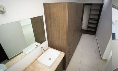 CASA EN RENTA, AMPLIA Y EN ESQUINA, CONDOMINIO CERRADO, CAÑADAS DEL LAGO CORREGIDORA QUERETARO