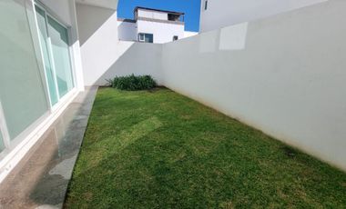 CASA EN RENTA, AMPLIA Y EN ESQUINA, CONDOMINIO CERRADO, CAÑADAS DEL LAGO CORREGIDORA QUERETARO