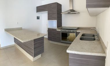 CASA EN VENTA, AMPLIA Y CON JARDIN MUY GRANDE, CONDOMINIO, CAÑADAS DEL LAGO, CORREGIDORA QUERETARO