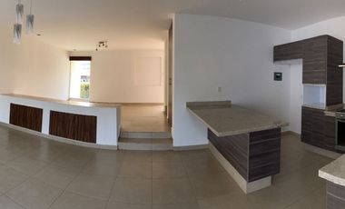 CASA EN VENTA, AMPLIA Y CON JARDIN MUY GRANDE, CONDOMINIO, CAÑADAS DEL LAGO, CORREGIDORA QUERETARO