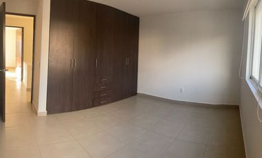 CASA EN VENTA, AMPLIA Y CON JARDIN MUY GRANDE, CONDOMINIO, CAÑADAS DEL LAGO, CORREGIDORA QUERETARO