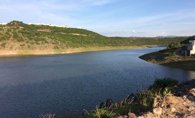 CASA EN VENTA, AMPLIA Y CON JARDIN MUY GRANDE, CONDOMINIO, CAÑADAS DEL LAGO, CORREGIDORA QUERETARO