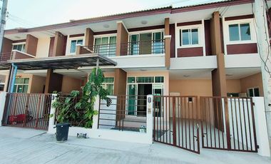 ทาวน์เฮาส์ ลำลูกกา คลองสี่่ ลาดสวาย ปทุมธานีหมู่บ้านพนาสนธิ์วิลล่า18.9ตร.ว3นอน2น้ำตกแต่งใหม่สายด่วน081-440---- Line.@-------a คุณวา
