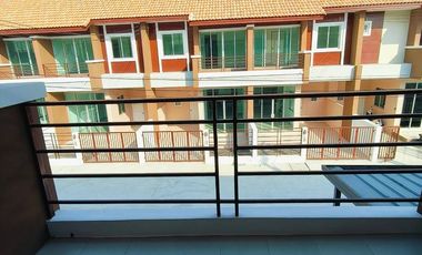 ทาวน์เฮาส์ ลำลูกกา คลองสี่่ ลาดสวาย ปทุมธานีหมู่บ้านพนาสนธิ์วิลล่า18.9ตร.ว3นอน2น้ำตกแต่งใหม่สายด่วน081-440---- Line.@-------a คุณวา