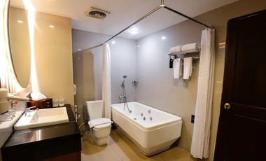 HOTEL MEWAH BINTANG 4 DI JOGJA, HANYA 4 MENIT KE TERMINAL JOMBOR