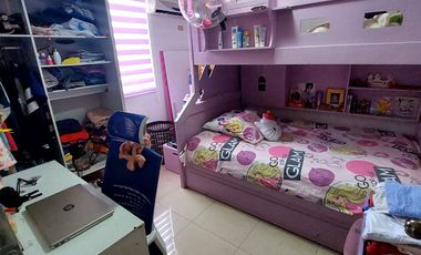 Vendo Casa en La Joya de 3 Dorm. y Garage Techado, 136 m² de Construccion.
