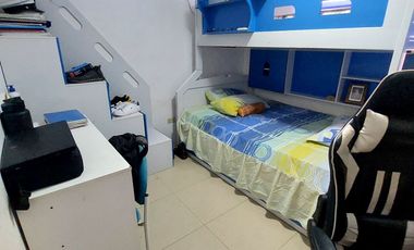 Vendo Casa en La Joya de 3 Dorm. y Garage Techado, 136 m² de Construccion.