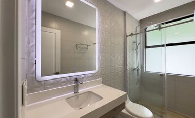 vendo preciosa casa de lujo en San Patricio, Cumbayá