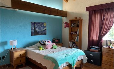 Residencia de lujo en Club de Golf Tabachines con alberca, jardín y loft independiente