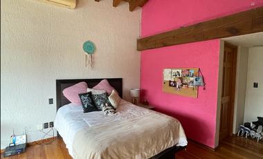 Residencia de lujo en Club de Golf Tabachines con alberca, jardín y loft independiente