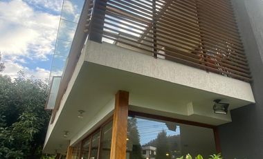 HERMOSA CASA EN CUMBAYA EXCELENTE UBICACION
