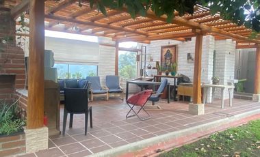 HERMOSA CASA EN CUMBAYA EXCELENTE UBICACION