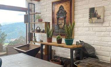 HERMOSA CASA EN CUMBAYA EXCELENTE UBICACION