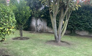 HERMOSA CASA EN CUMBAYA EXCELENTE UBICACION