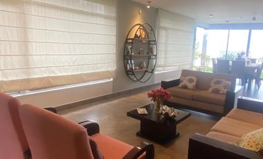 HERMOSA CASA EN CUMBAYA EXCELENTE UBICACION