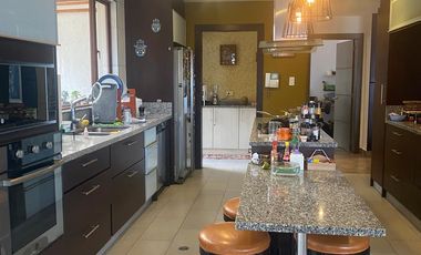 HERMOSA CASA EN CUMBAYA EXCELENTE UBICACION