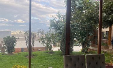 HERMOSA CASA EN CUMBAYA EXCELENTE UBICACION