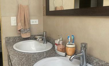 HERMOSA CASA EN CUMBAYA EXCELENTE UBICACION